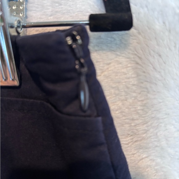 Dressbarn Navy Stretch Cotton Skirt • Size 14 • Good Pre-Owned - Picture 7 of 10